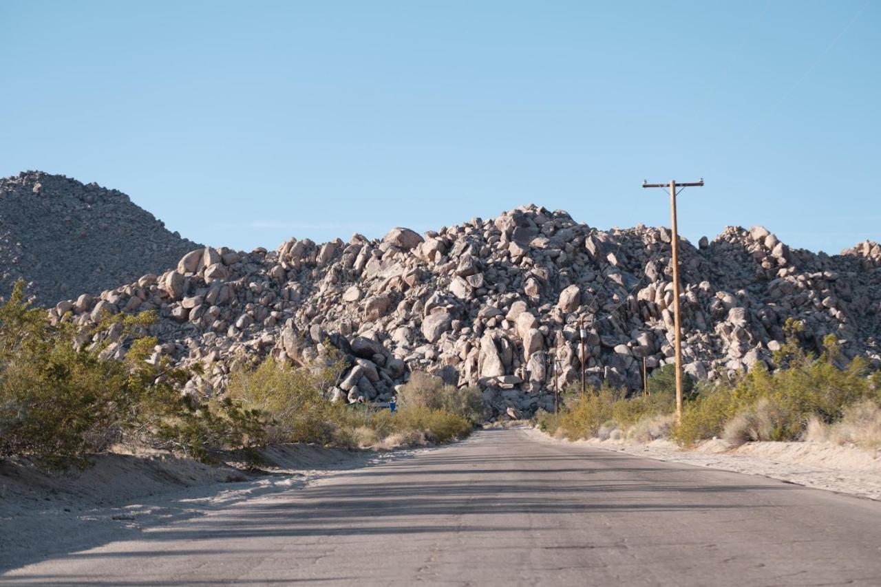 @ Marbella Lane - The Moon Designer Home Right Behind The Jtnp Joshua Tree Exterior photo